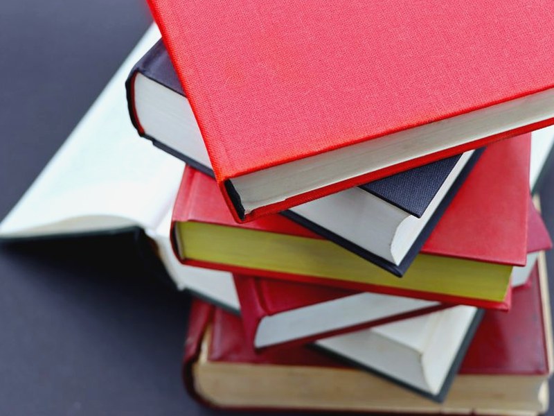 阿爾與奈裡與他們身邊的人們